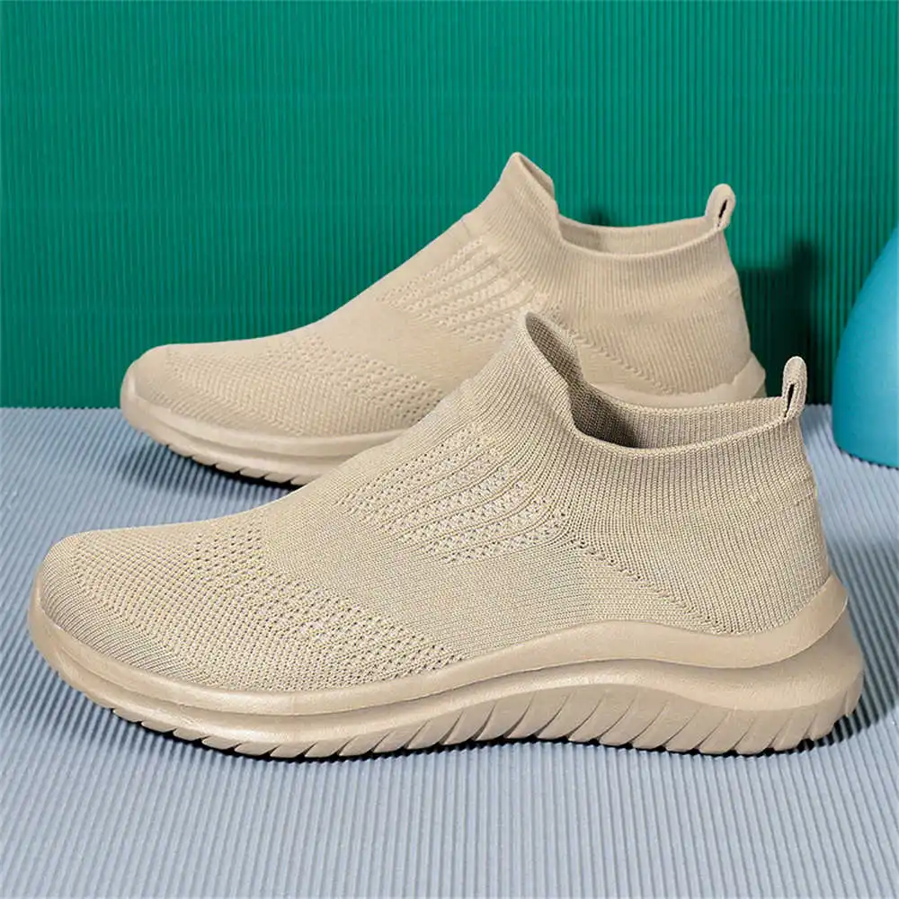 Beige Zachte Nieuwe Nieuwighei - Streetwear Brand Uk recensie en prijs