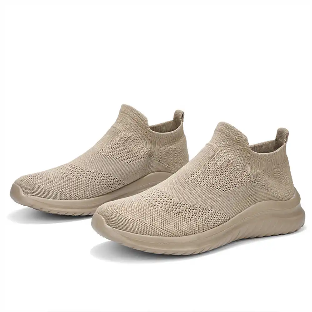 Beige Zachte Nieuwe Nieuwighei - Streetwear Brand Uk recensie en prijs